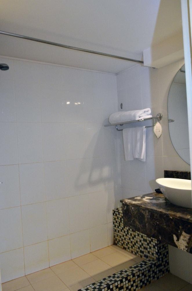VERWOOD HOTEL & SERVICED RESIDENCE photo 4