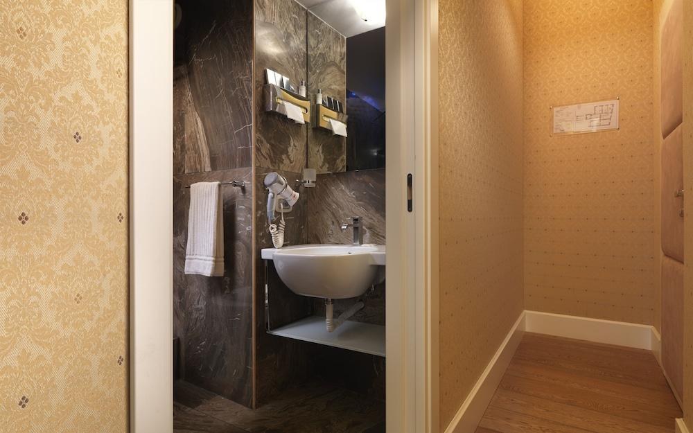 SPAGNA ROYAL SUITE photo 2
