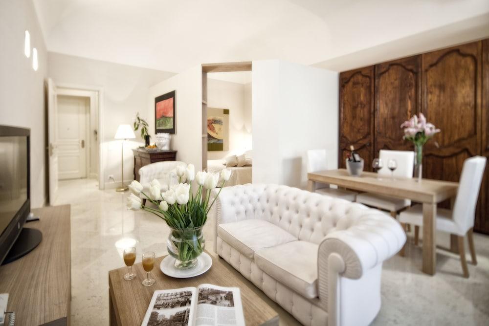Palazzo Brunaccini photo 3