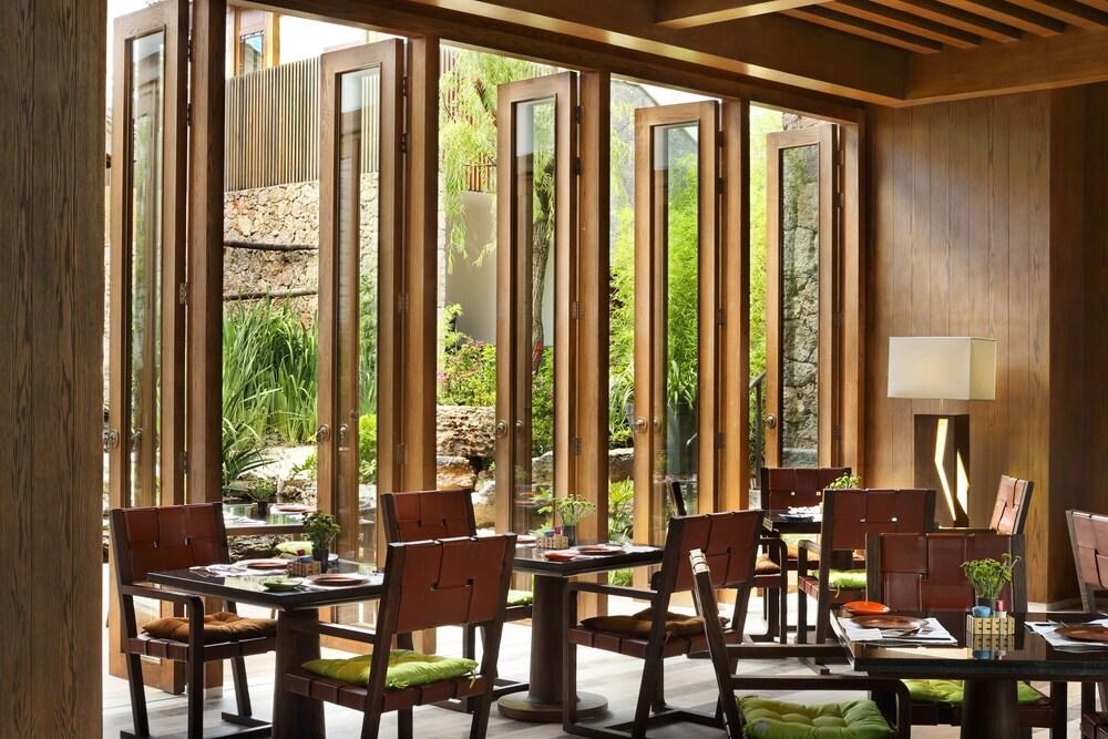 Hotel Indigo Lijiang Ancient Town photo 4
