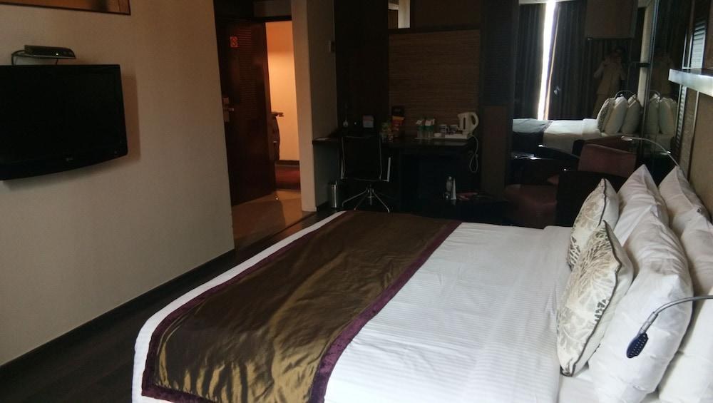 FORTUNE INN EXOTICA photo 2