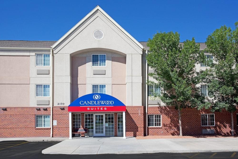 CANDLEWOOD SUITES AIRPORT photo 4