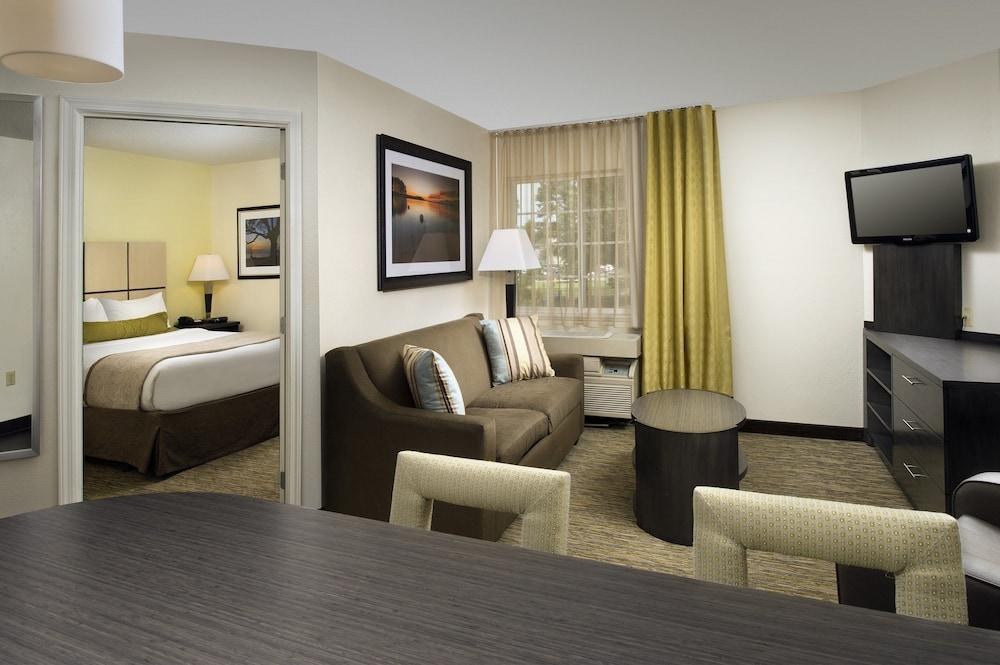CANDLEWOOD SUITES RICHMOND-SOUTH photo 4