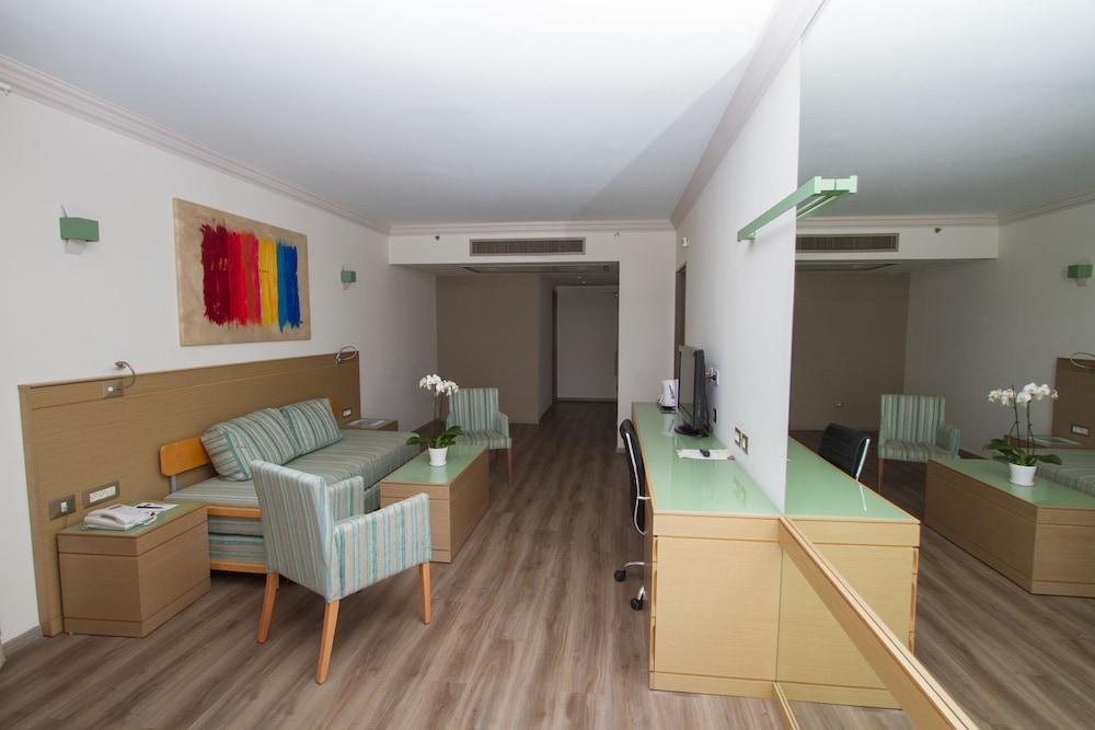 VERT DEAD SEA HOTEL photo 3