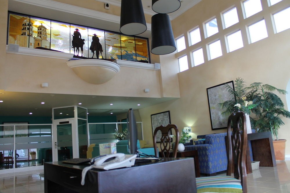 HOLIDAY INN DURANGO photo 1