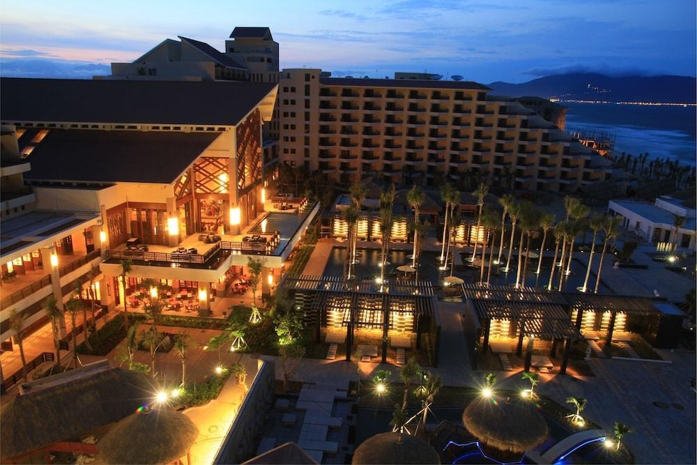 Crowne Plaza Danang photo 2