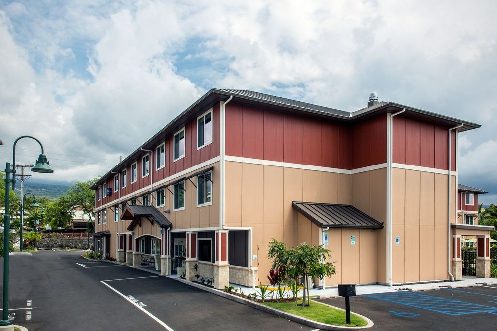 HOLIDAY INN EXPRESS HOTEL & SUITES KAILUA-KONA