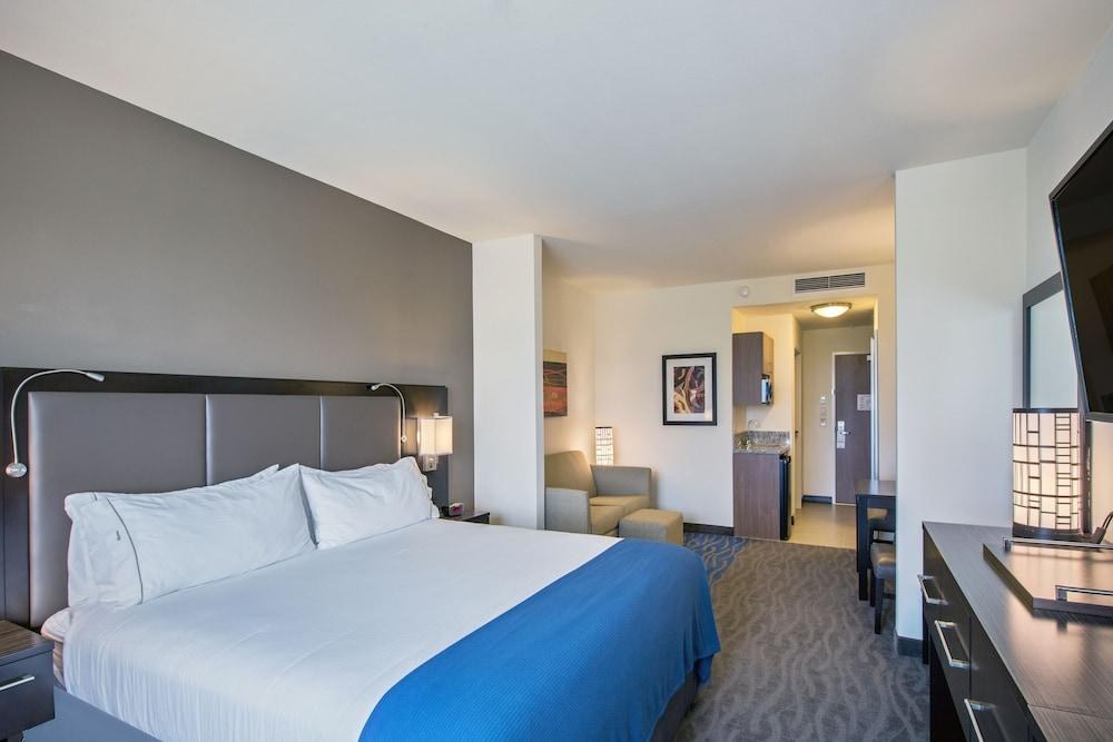 HOLIDAY INN EXPRESS HOTEL & SUITES KAILUA-KONA photo 3