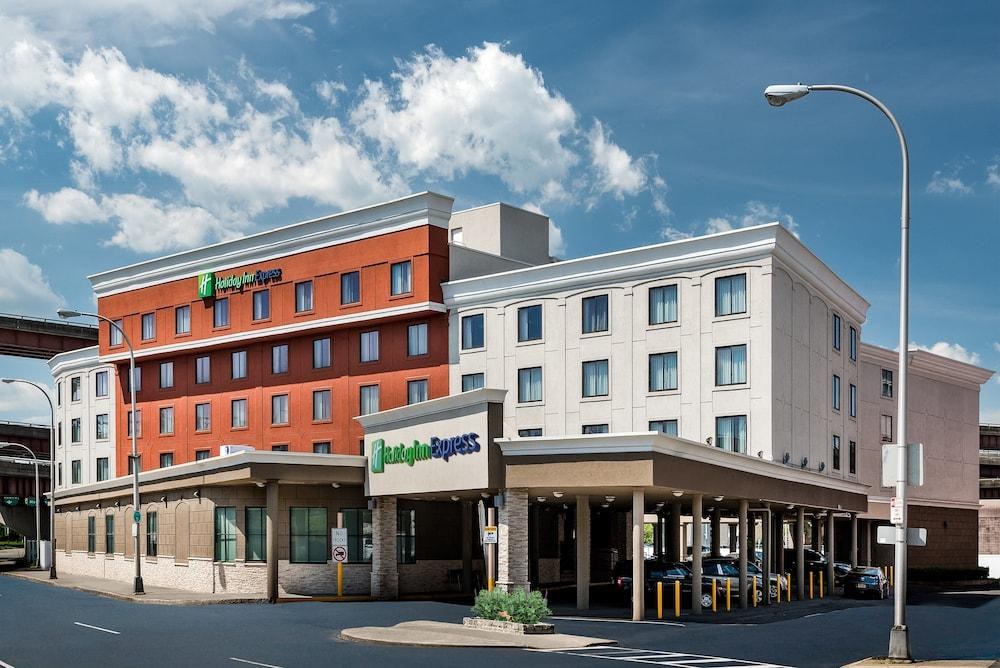 HOLIDAY INN EXPRESS ALBANY - DOWNTOWN photo 2