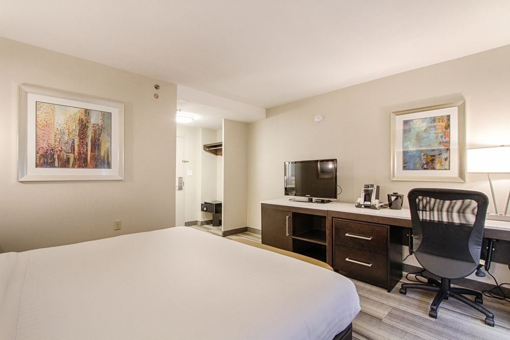 HOLIDAY INN EXPRESS SAN DIEGO DOWNTOWN