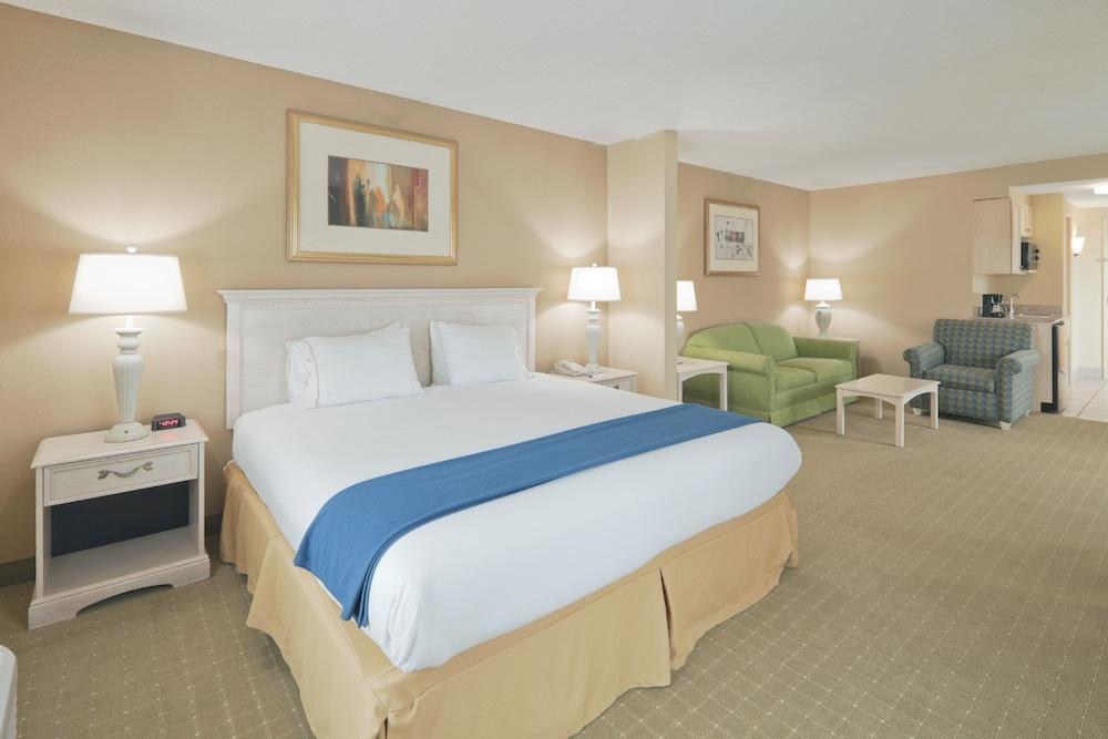 HOLIDAY INN EXPRESS HOTEL & SUITES MEMPHIS SOUTHWIND photo 2
