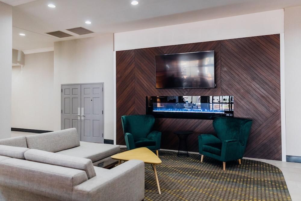 HOLIDAY INN & SUITES PHOENIX-MESA/CHANDLER photo 4