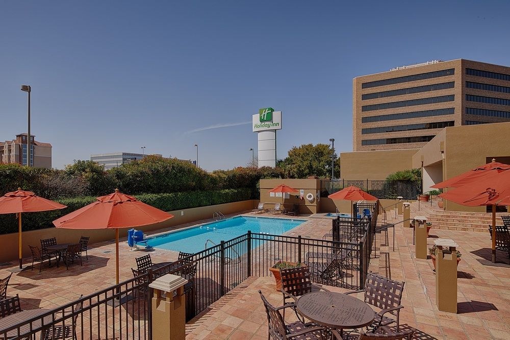 HOLIDAY INN INTERNATIONAL AIRPORT