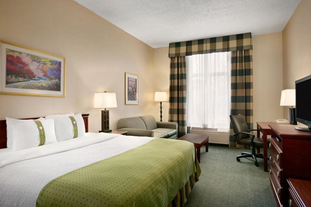 HOLIDAY INN SOUTH COUNTY CENTER