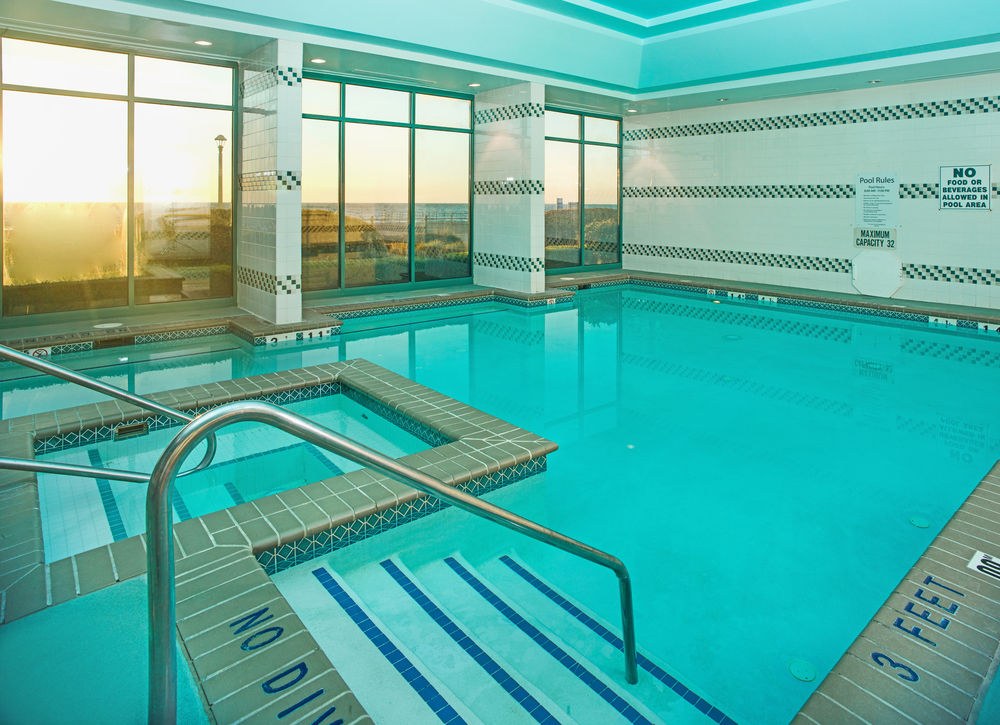 HOLIDAY INN EXPRESS HOTEL & SUITES VA BEACH OCEANFRONT