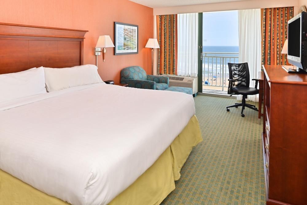 HOLIDAY INN EXPRESS HOTEL & SUITES VA BEACH OCEANFRONT photo 3