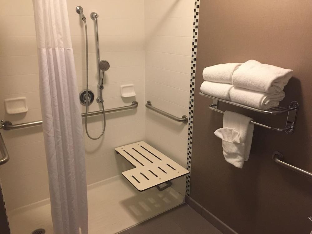 HOLIDAY INN AMARILLO WEST MEDICAL CENTER photo 2