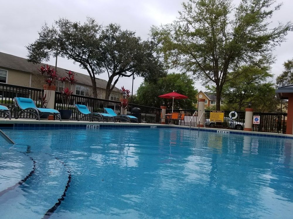 HOLIDAY INN EXPRESS & SUITES JACKSONVILLE-SOUTH
