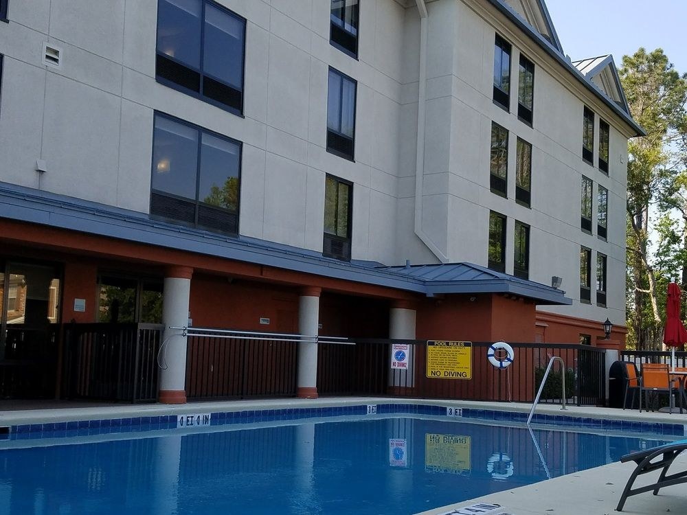 HOLIDAY INN EXPRESS & SUITES JACKSONVILLE-SOUTH photo 1