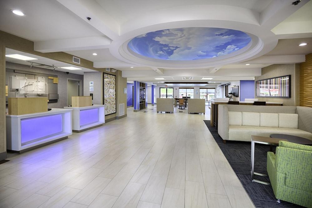 HOLIDAY INN EXPRESS & SUITES JACKSONVILLE-SOUTH photo 3