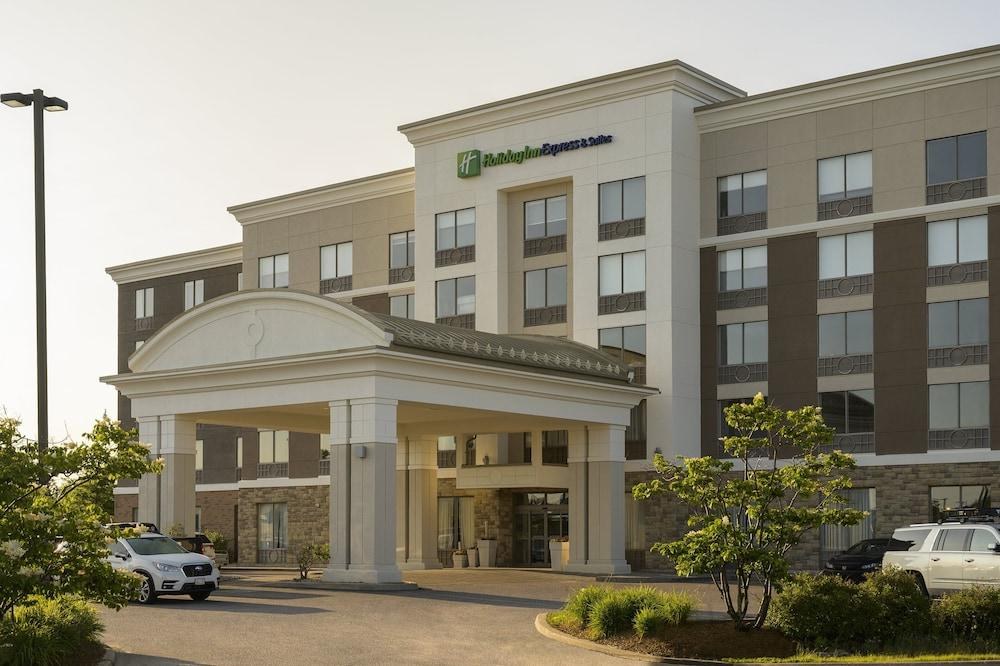 HOLIDAY INN EXPRESS & SUITES NORTH BAY photo 2