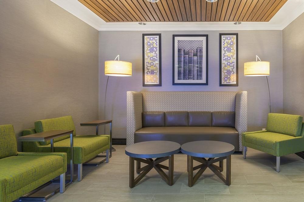 HOLIDAY INN EXPRESS & SUITES NORTH BAY photo 4