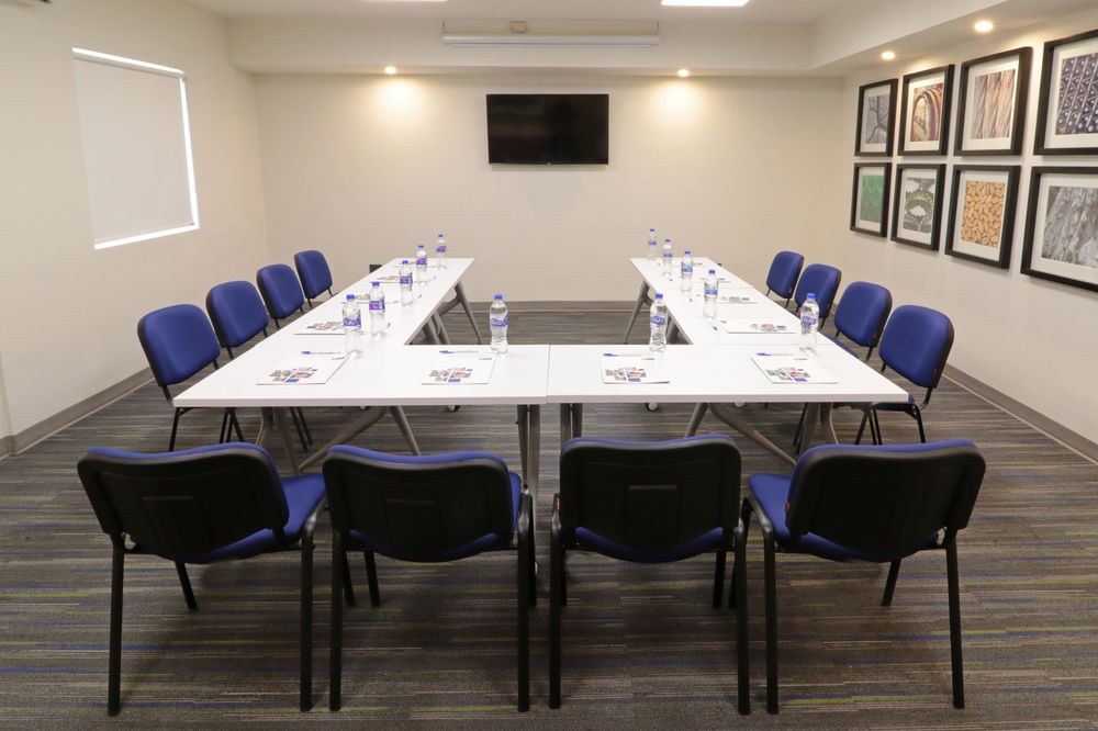 HOLIDAY INN EXPRESS PIEDRAS NEGRAS photo 1