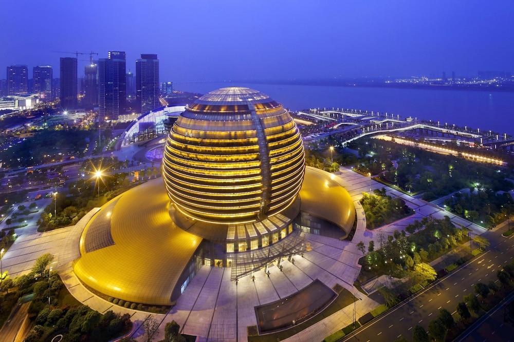 INTERCONTINENTAL photo 2