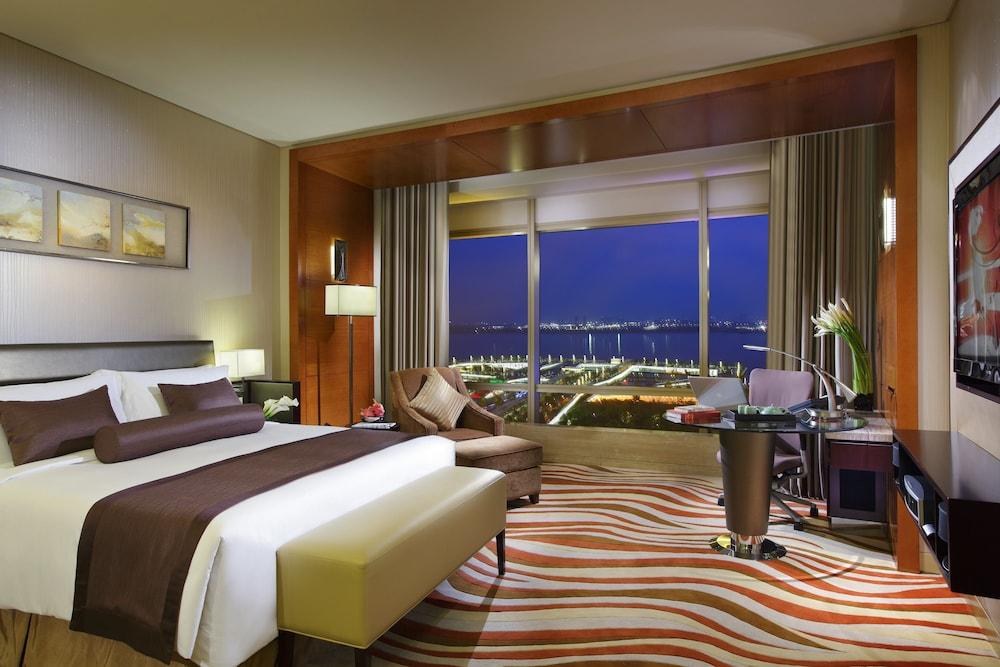 INTERCONTINENTAL photo 3