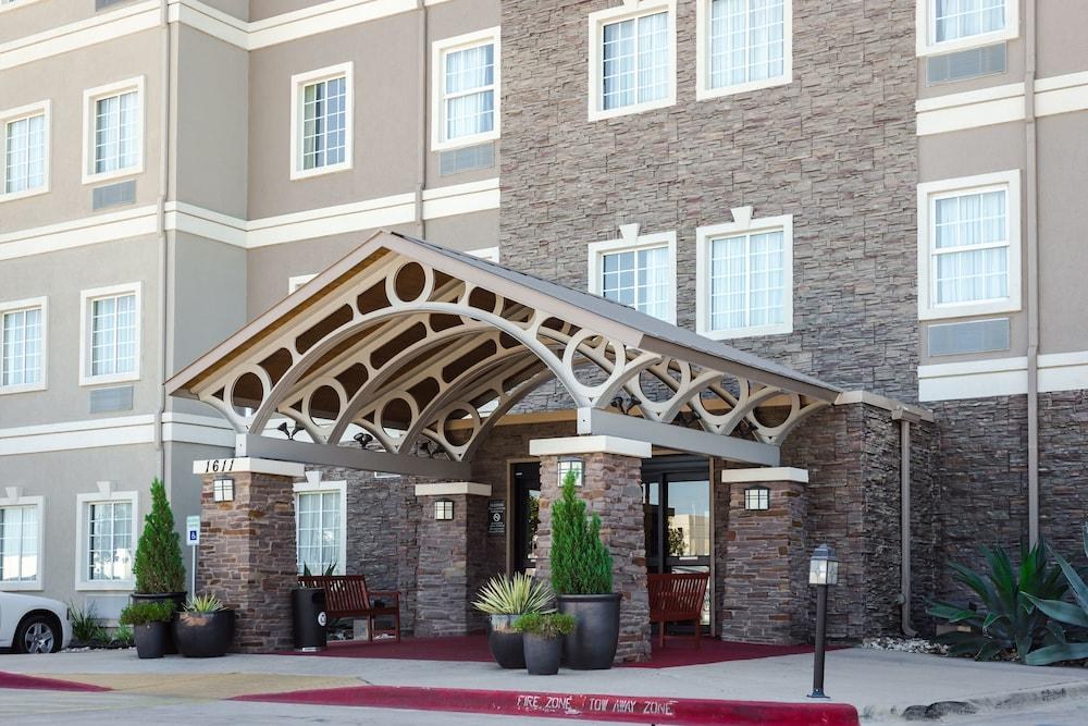 STAYBRIDGE SUITES AUSTIN CENTRAL / AIRPORT AREA photo 2