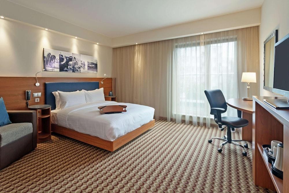 Hampton by Hilton Warsaw Airport photo 2