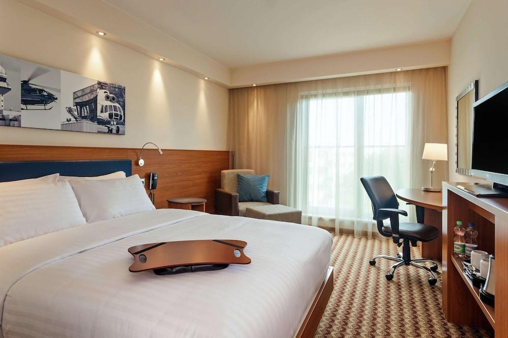 Hampton by Hilton Warsaw Airport photo 4