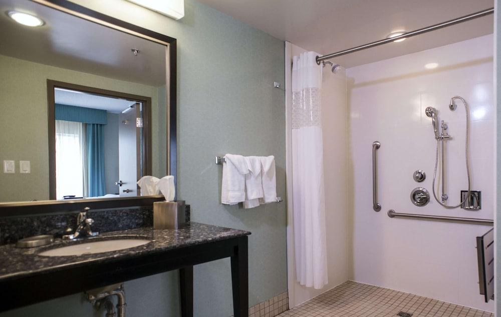 Hampton Inn & Suites by Hilton St. John's Airport photo 3