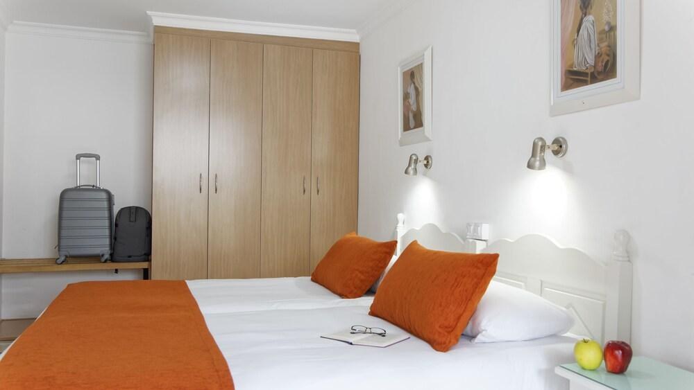 APARTAMENTOS JACARANDAS BEACH photo 1