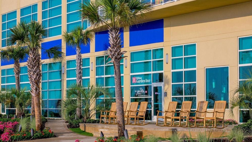 Hilton Garden Inn Virginia Beach Oceanfront photo 3