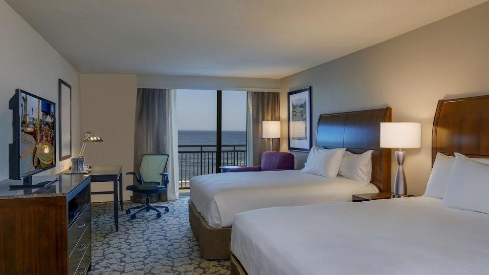 Hilton Garden Inn Virginia Beach Oceanfront photo 4