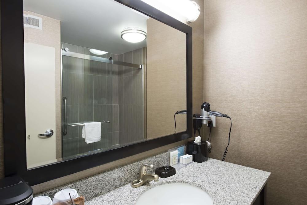 Hampton Inn Saskatoon South photo 2