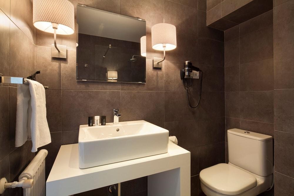 Acta Madfor Hotel photo 3