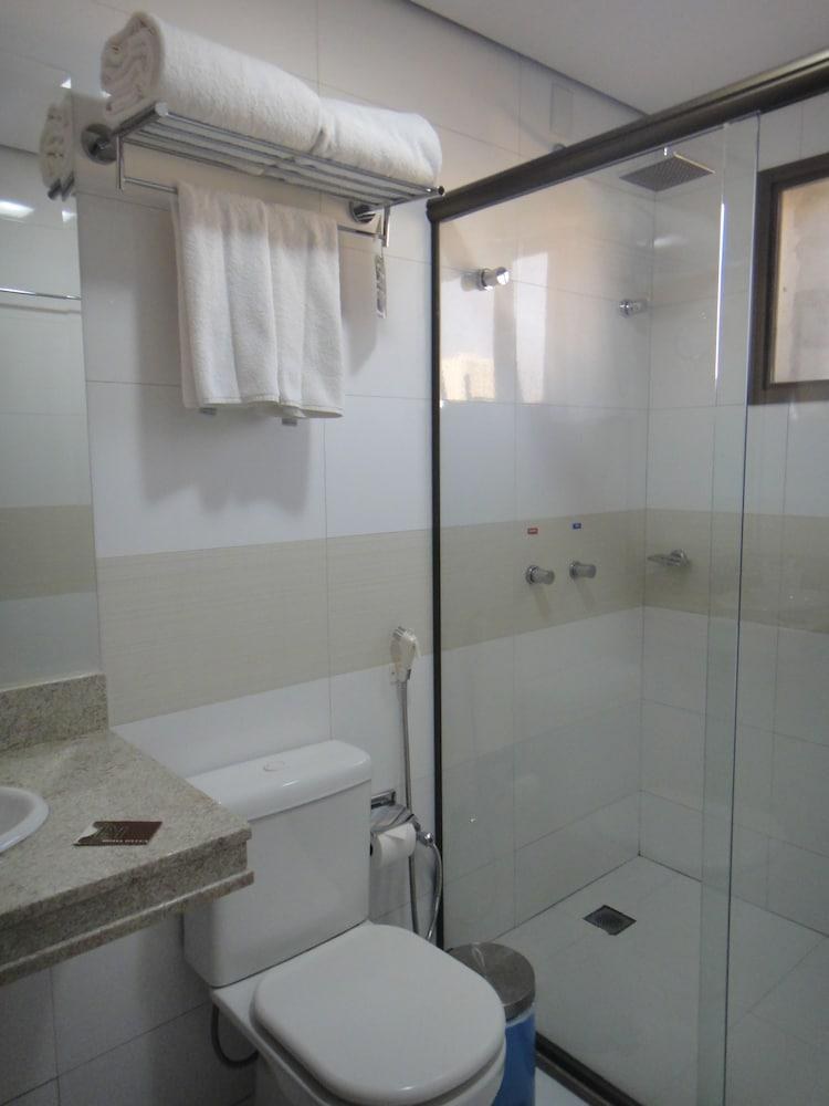 D'LUCA HOTEL photo 3