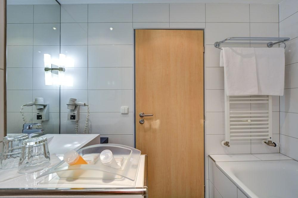 HOLIDAY INN PRAGUE AIRPORT photo 3