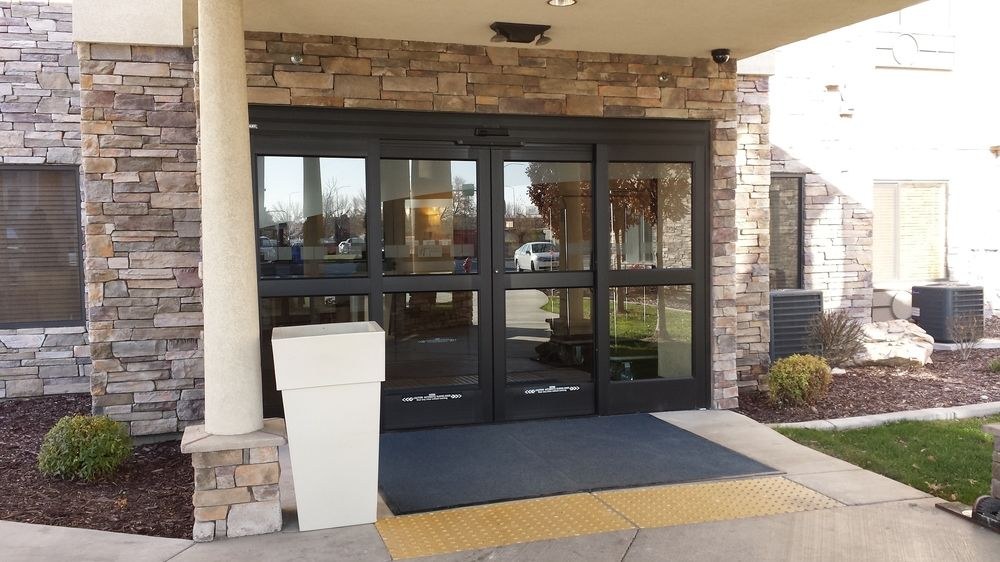 HOLIDAY INN EXPRESS & SUITES SALT LAKE CITY-AIRPORT EAST photo 1
