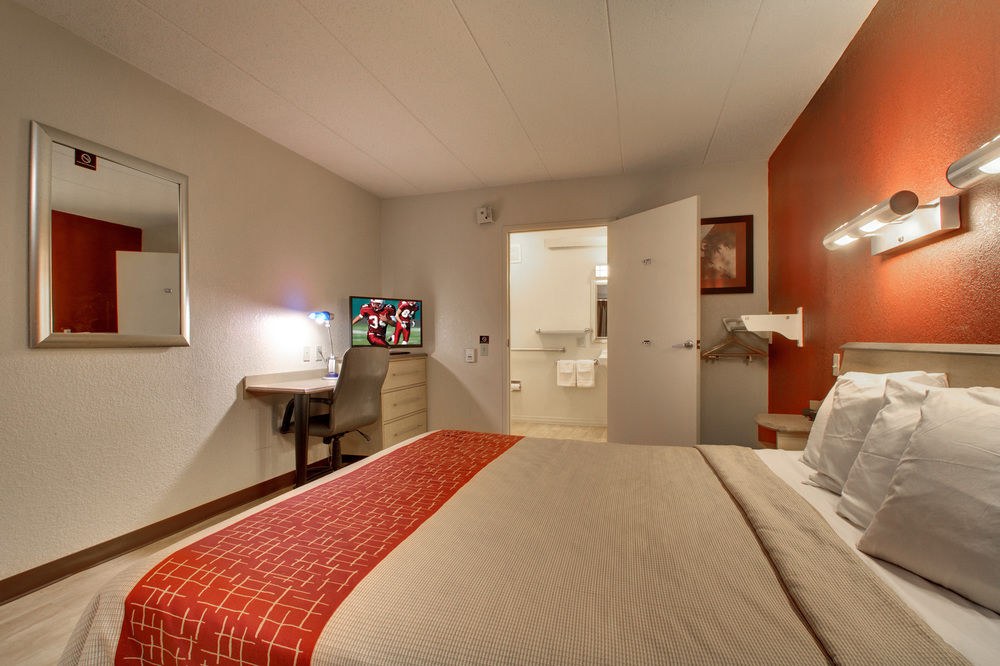 RED ROOF INN ST LOUIS WESTPORT #126 photo 1