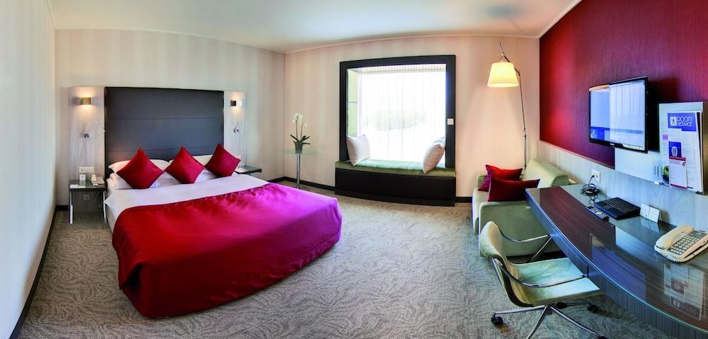 HILTON GENEVA HOTEL AND CONFERENCE CENTRE photo 2
