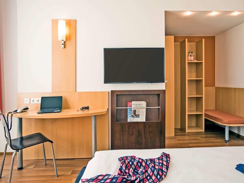 IBIS BERLIN NEUKOELLN HOTEL photo 3