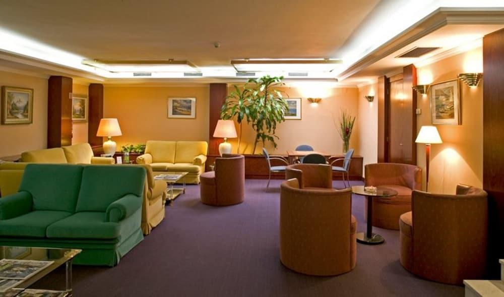 Acacia Suite photo 2