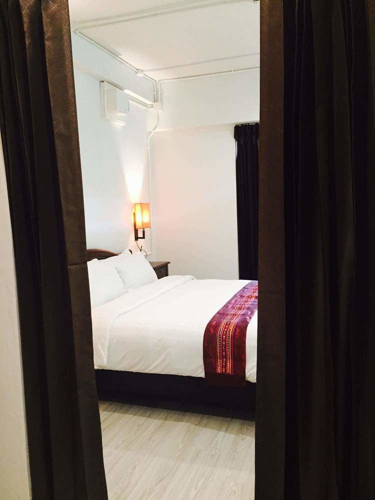 99 The Gallery Hotel