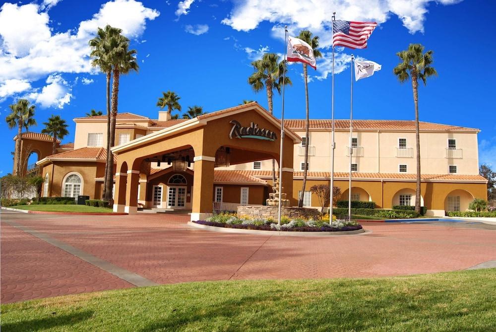 RADISSON RANCHO BERNARDO HOTEL photo 2