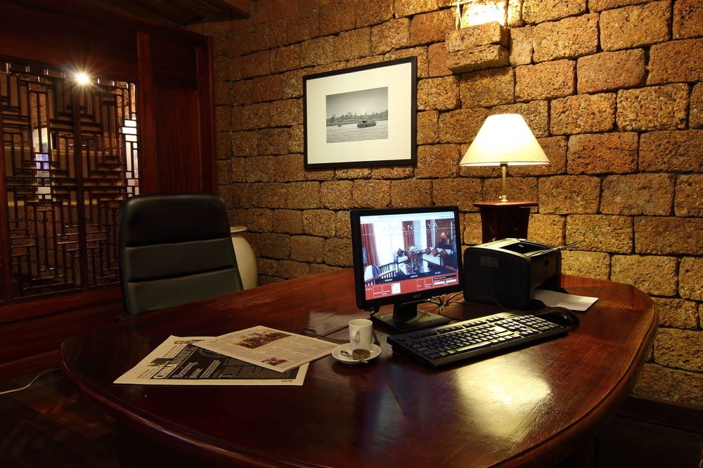 Amanjaya Pancam Suites Hotel