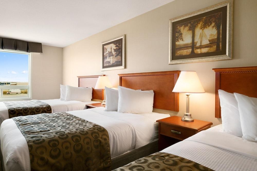 RAMADA GRANDE PRAIRIE photo 2