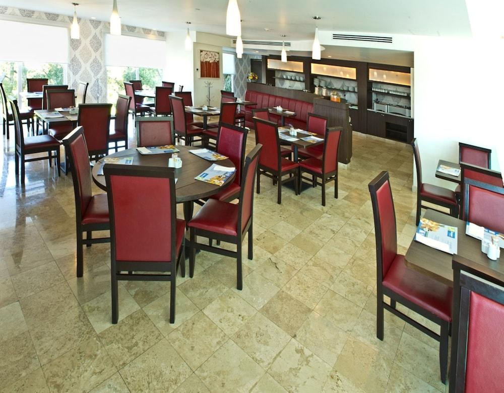 HOLIDAY INN EXPRESS & SUITES QUERETARO photo 2